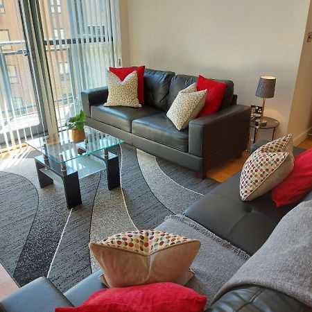 City 2 Bed, 2 Bath, Free Parking & Wifi シェフィールド エクステリア 写真