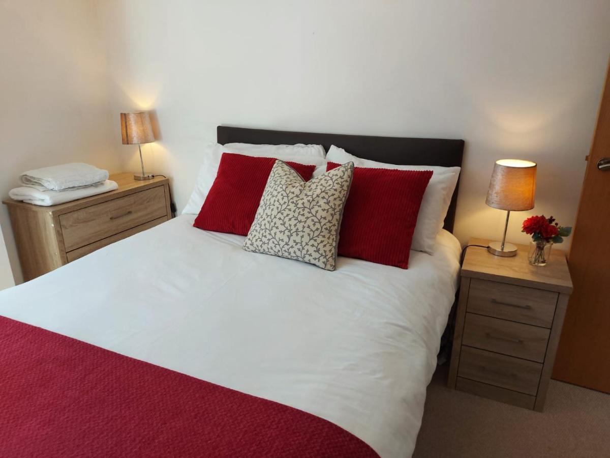 City 2 Bed, 2 Bath, Free Parking & Wifi シェフィールド エクステリア 写真