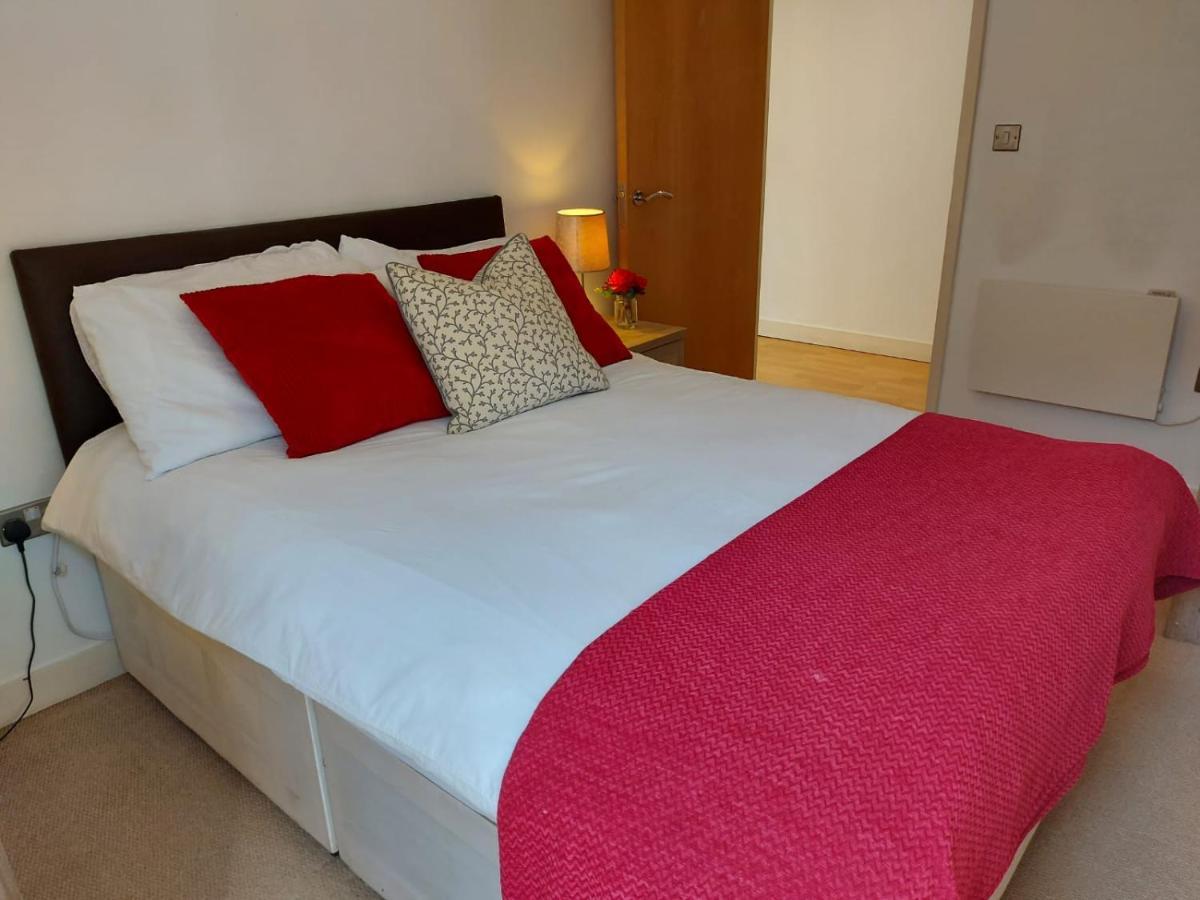 City 2 Bed, 2 Bath, Free Parking & Wifi シェフィールド エクステリア 写真