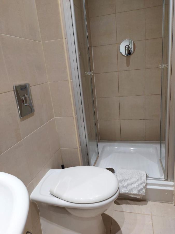 City 2 Bed, 2 Bath, Free Parking & Wifi シェフィールド エクステリア 写真