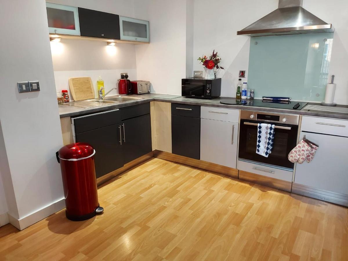City 2 Bed, 2 Bath, Free Parking & Wifi シェフィールド エクステリア 写真