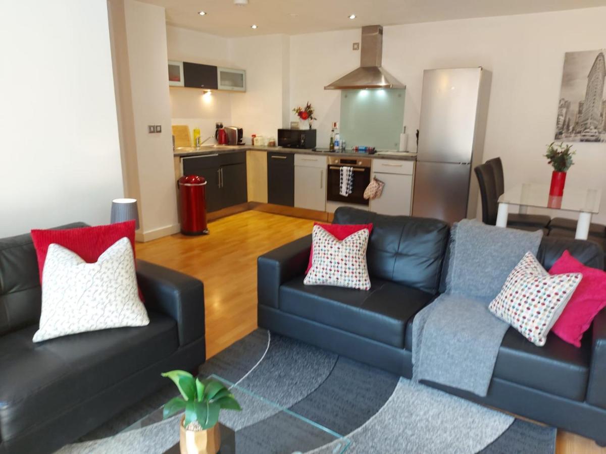City 2 Bed, 2 Bath, Free Parking & Wifi シェフィールド エクステリア 写真